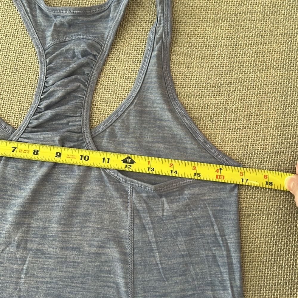 Lululemon Cool Racerback Light Blue Tank Top Size 8 - Picture 9 of 9